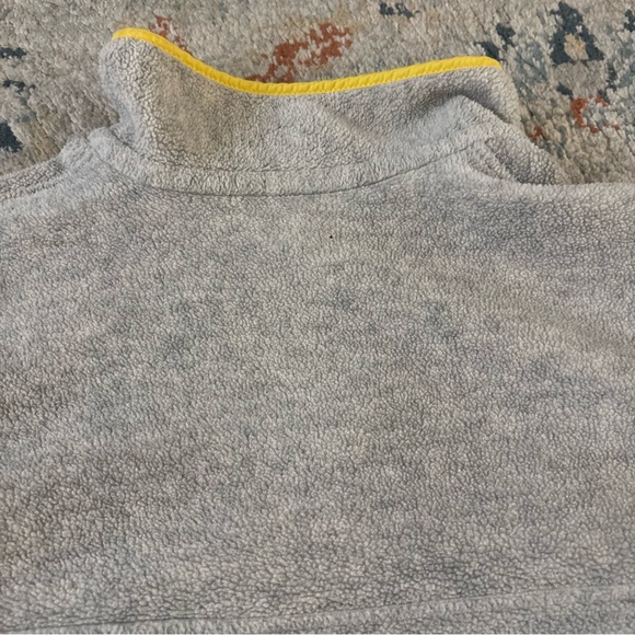 Women’s Patagonia Gray Sweater with Yellow Accents - Picture 11 of 13